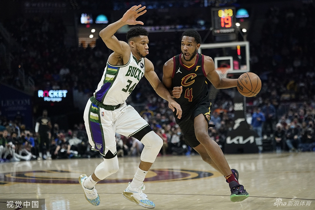 雄鹿需在三 雄鹿需在三